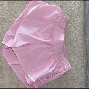 lululemon Hotty Hot short 2.5”, size 4 Reg. pink